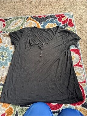 Black Women’s Henley Short Sleeve Top